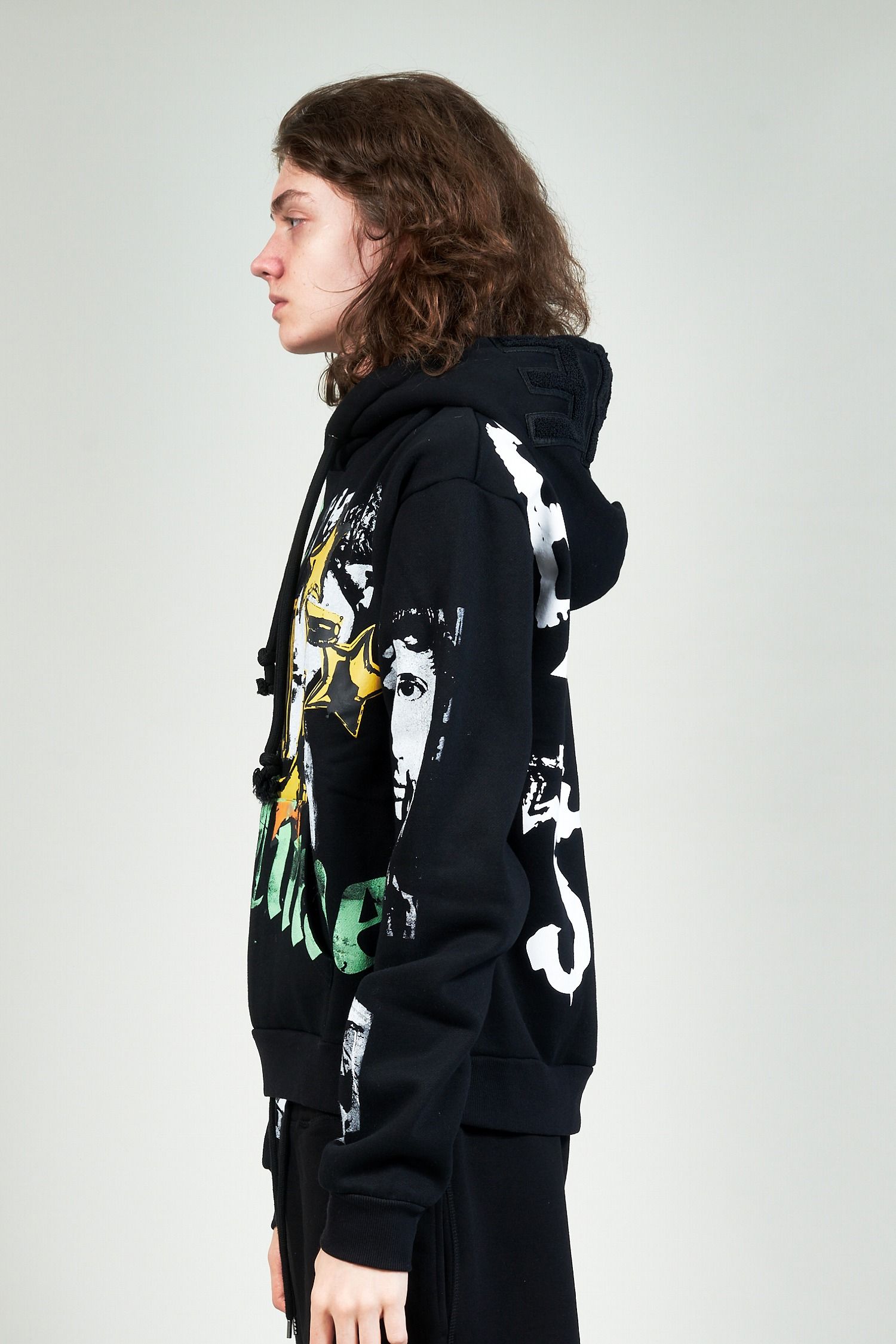 "TEST HOODY" グラフィックプリントパーカー ブラック (one and only)