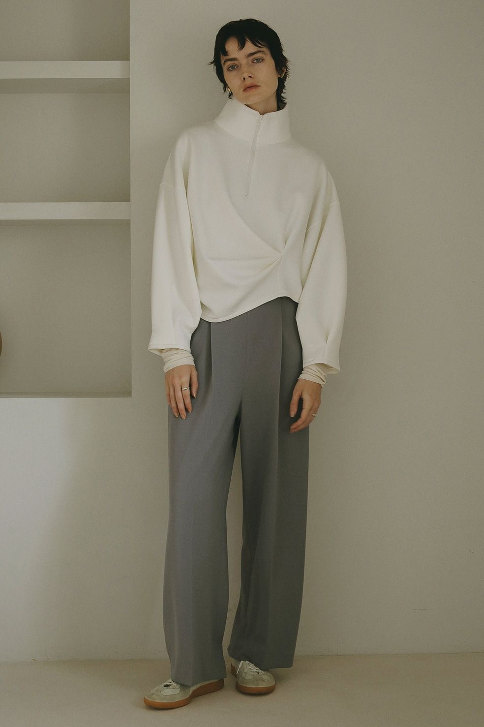 アレンジメント タック オーバー トップス ホワイト ARRANGEMENT TUCK OVER TOPS WHITE