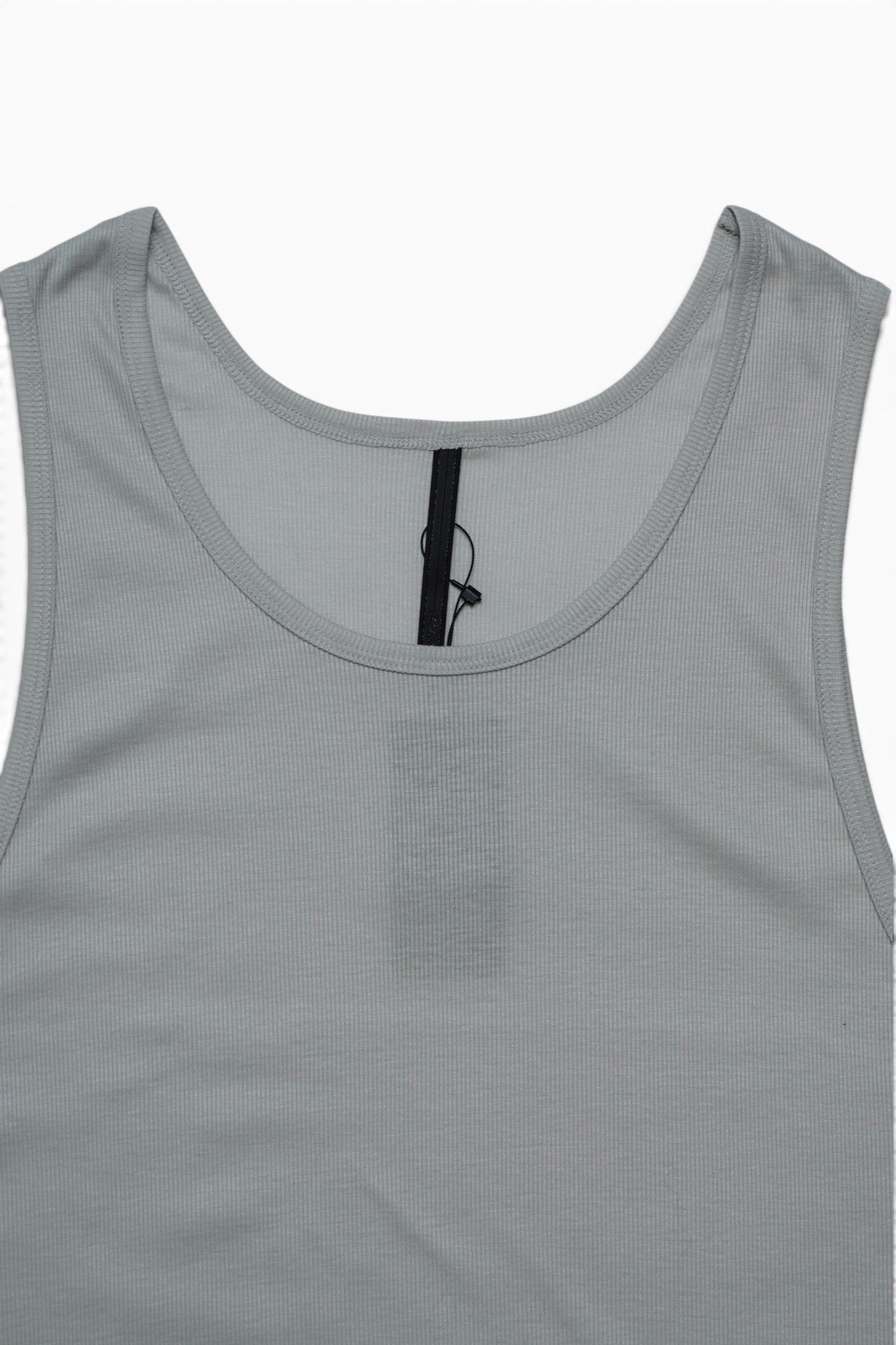 ギザヨセルテレコ タンクトップ （グレー）