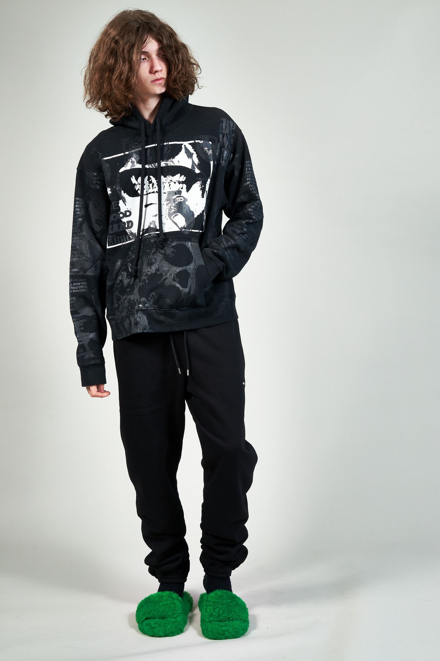 "TEST HOODY" グラフィックプリントパーカー ブラック (one and only)