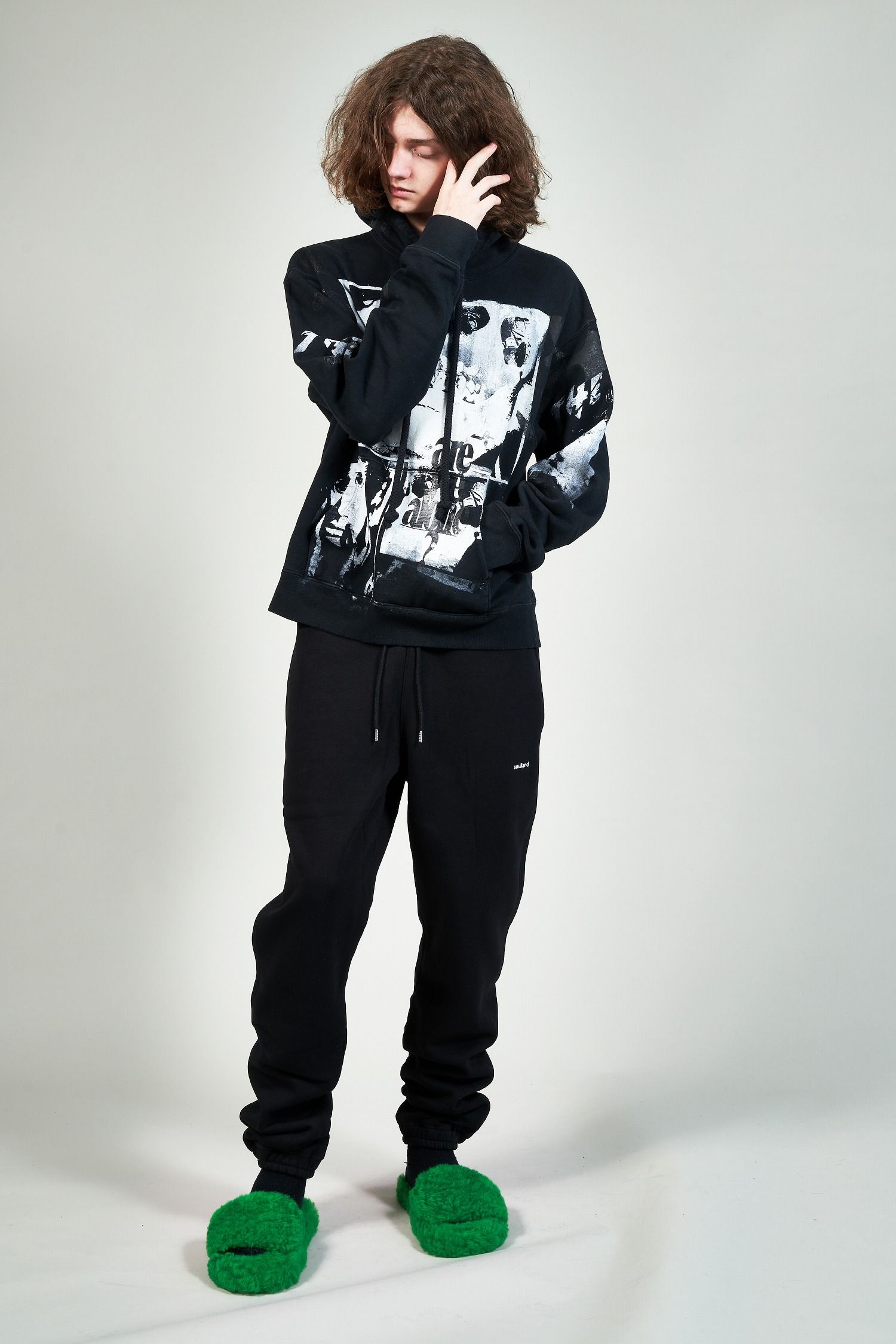 "TEST HOODY" グラフィックプリントパーカー ブラック (one and only)