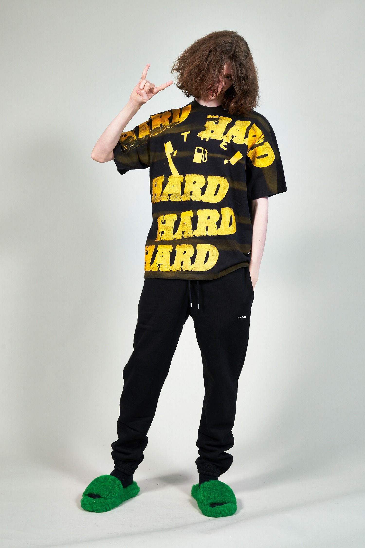 "TEST T" グラフィックプリント 半袖Tシャツ ブラック×イエロー (one and only)