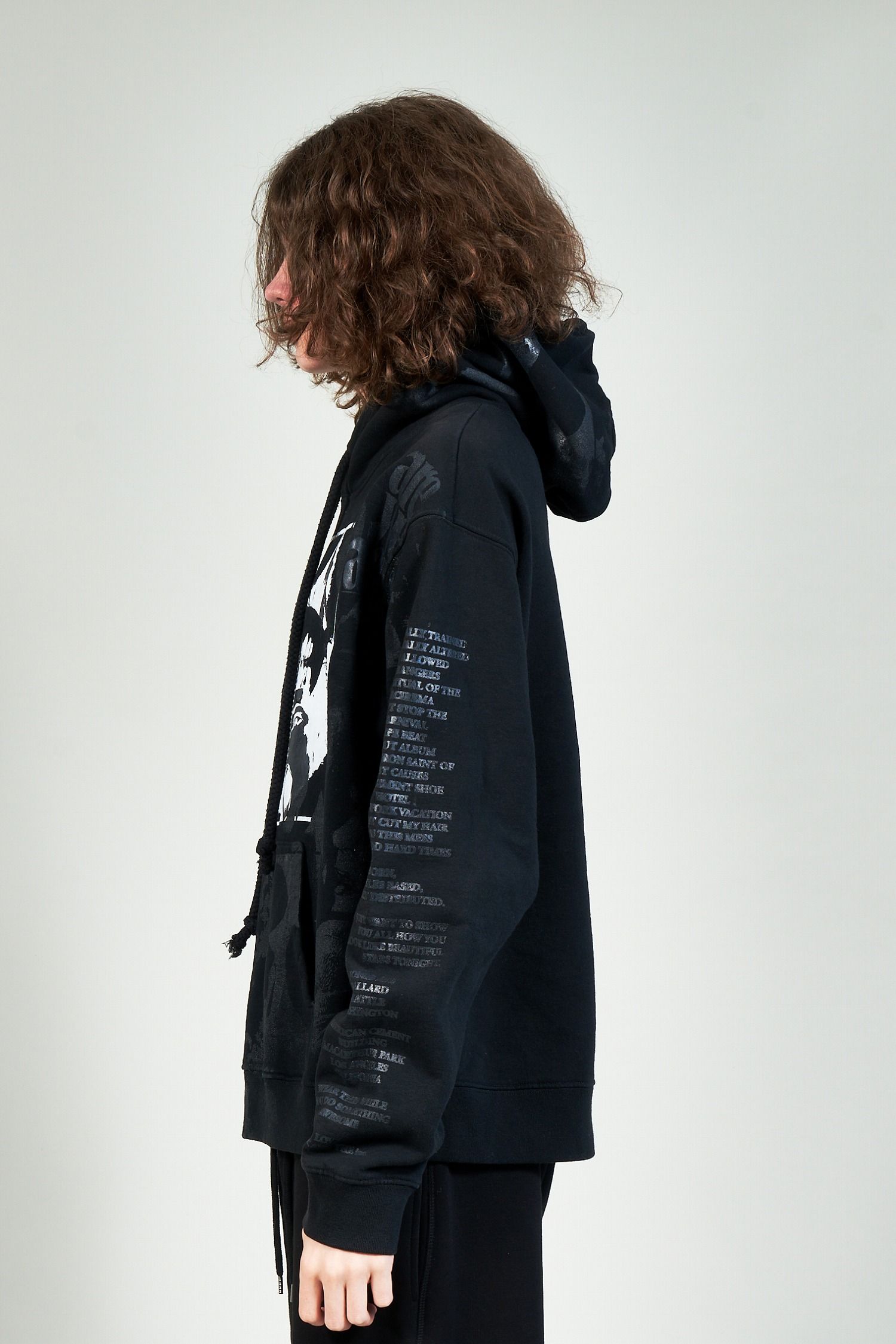 "TEST HOODY" グラフィックプリントパーカー ブラック (one and only)