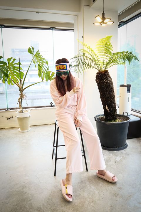 【REST&RECREATION】 VELOR CROPPED HOODIE & JOGGER PANTS
