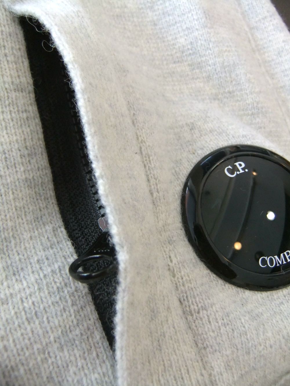 KNITWEAR CARDIGAN IN LAMBSWOOL GRS  フード付き ZIP セーター