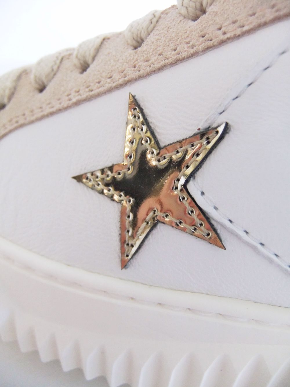〈LADIES〉 LIPARI STAR レザー × スエード ネタリック☆ スニーカー  1E05