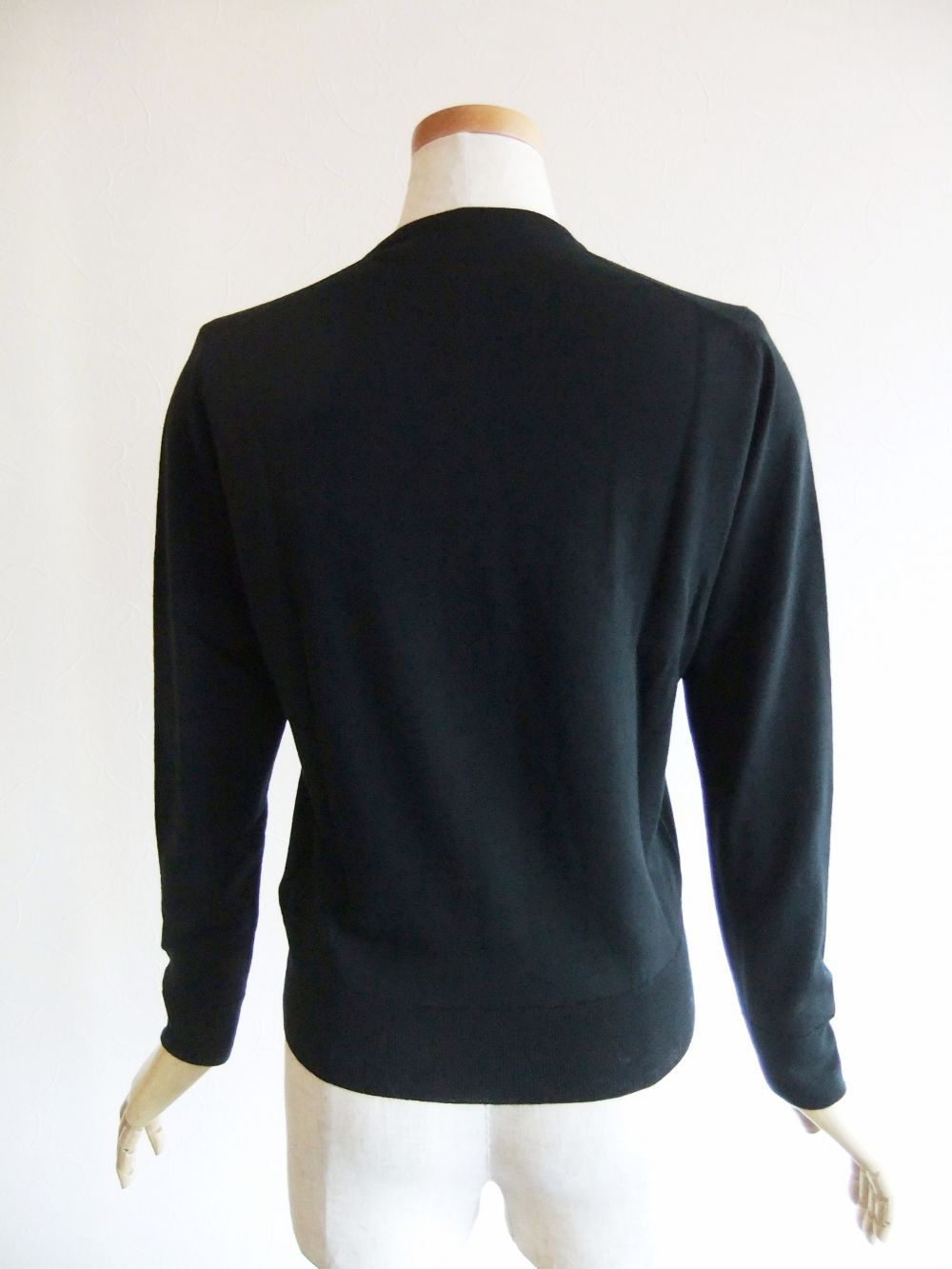 《LADIES》 MILLY  30G ウール クルーネック カーディガン 【MODERN FIT】