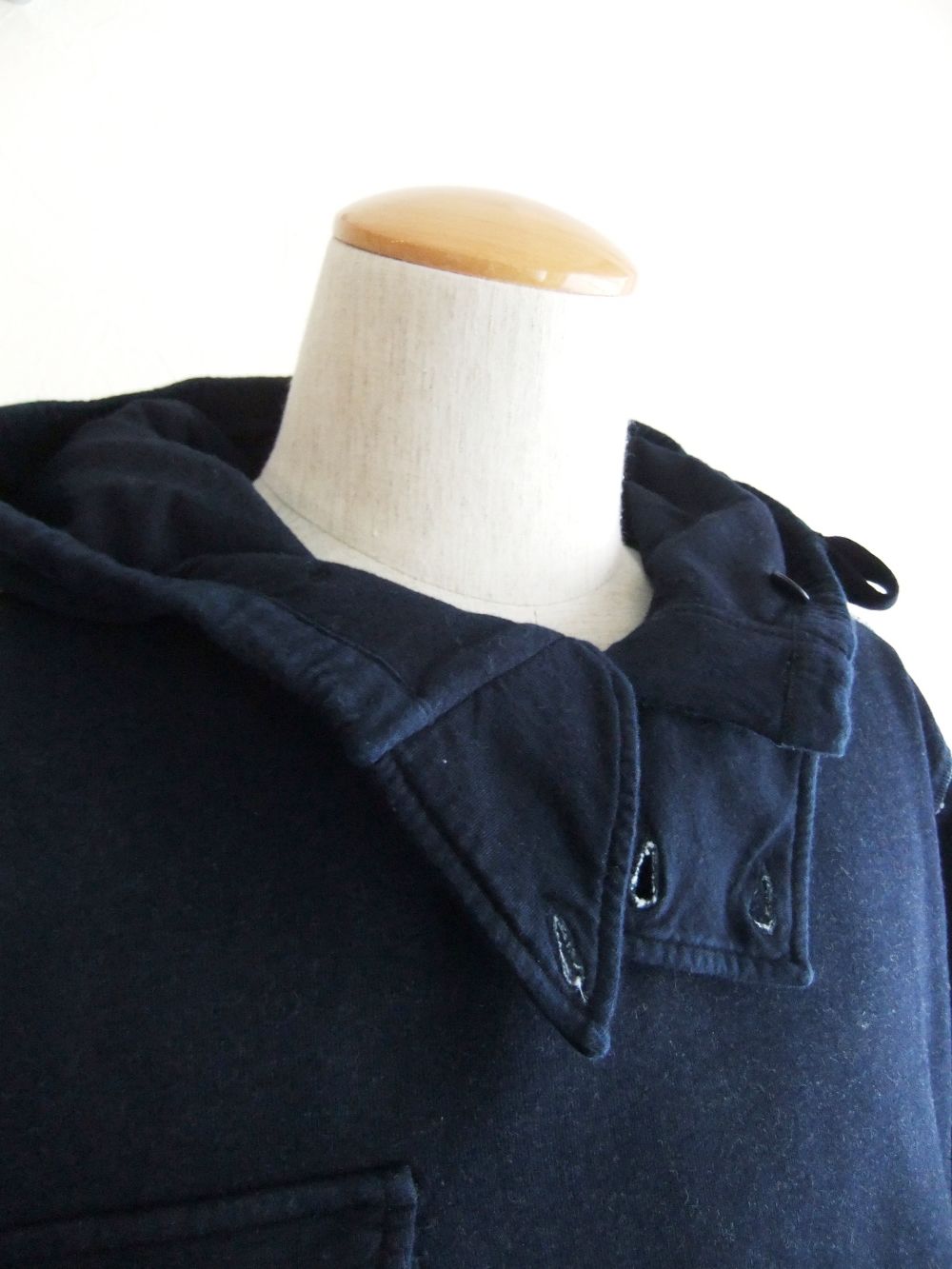 INDIGO FLEECE HOODIE   フーデッド スウェットシャツ