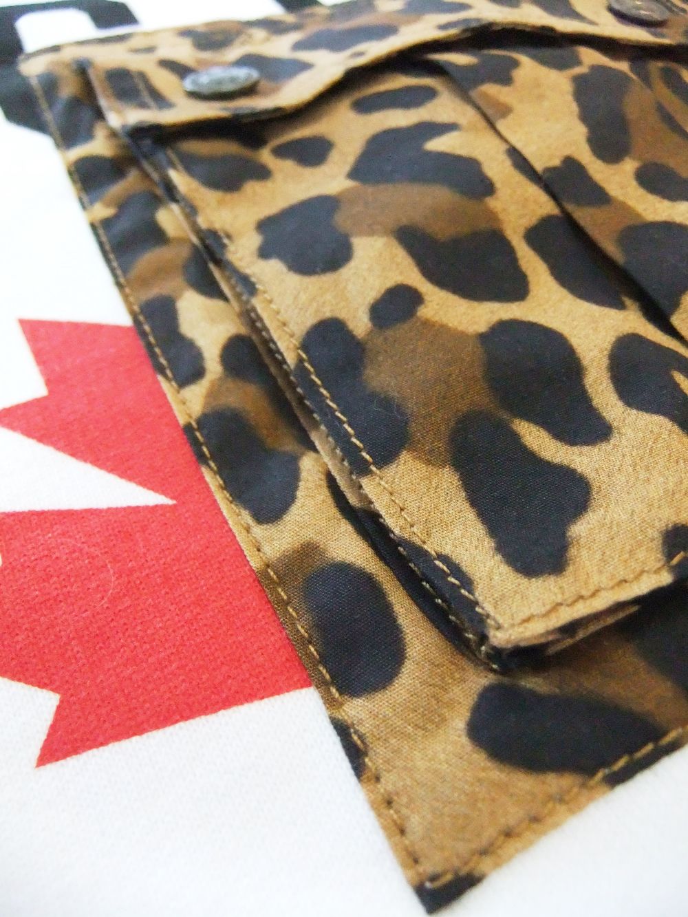 LADIES ICON HOODED WITH LEOPARD POCKET ( ホワイト )  ロゴプリント スウェットパーカー