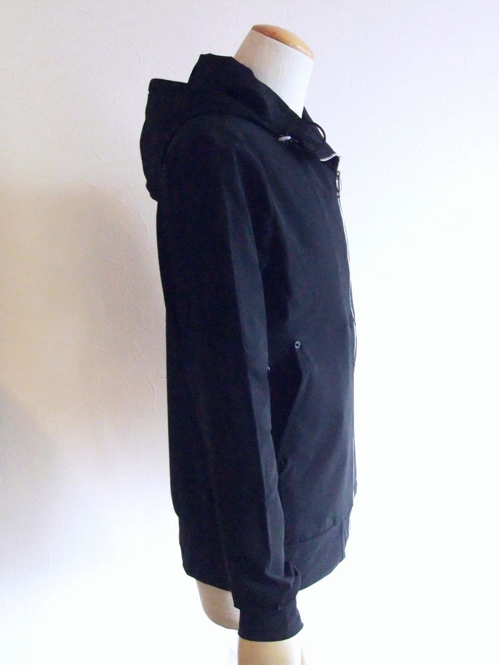 INVISIBLE FLEECE   スーパーストレッチパーカー