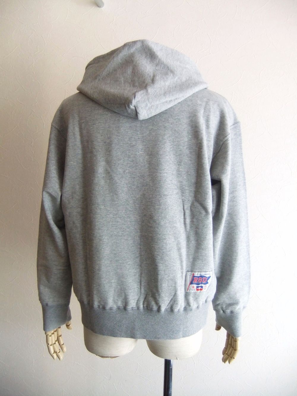 FROCKY HOODIE   ロゴ入りフーディ   RSM-25230