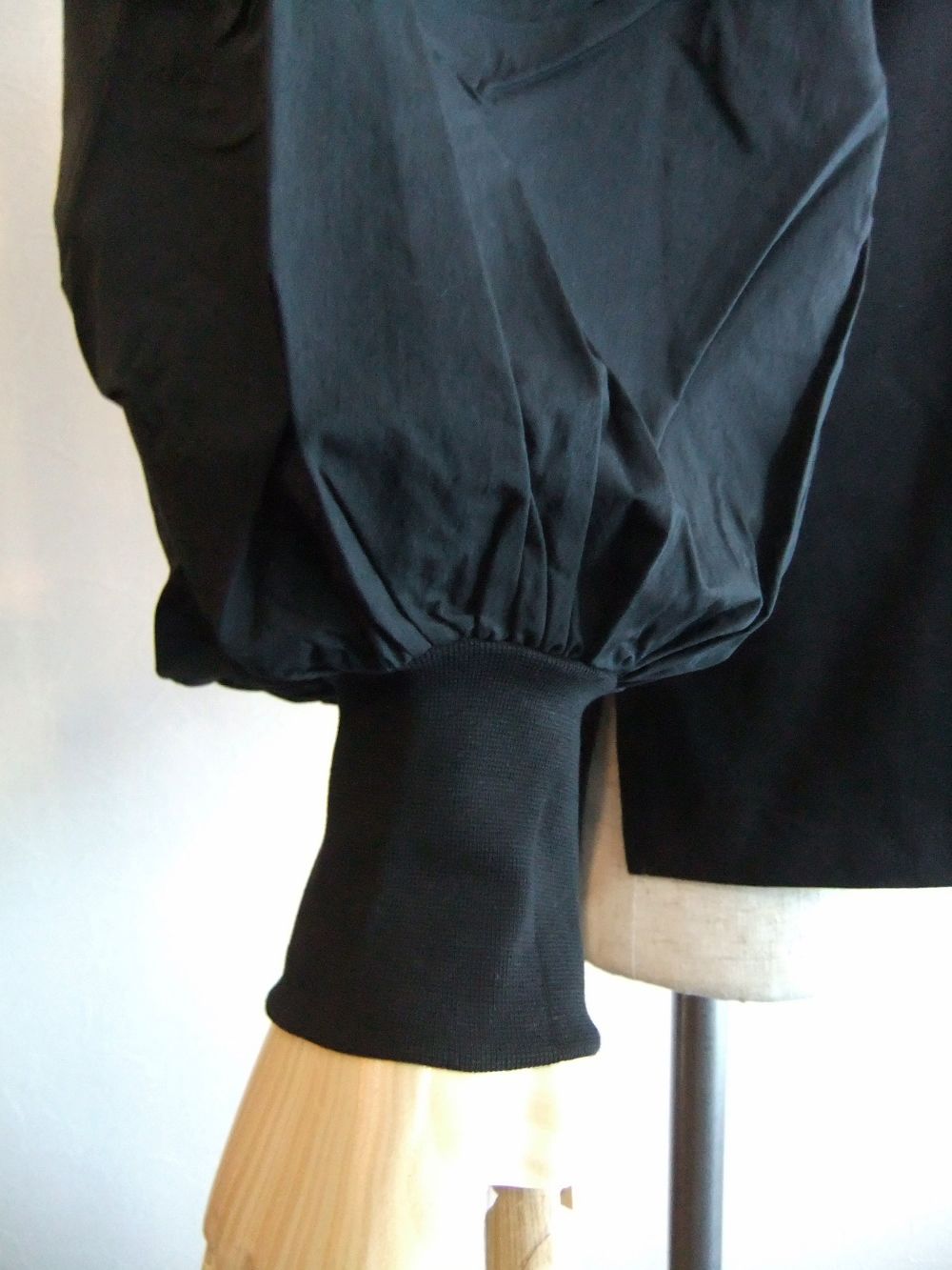 anana◆長袖カットソー/FREE/コットン/BLK/無地/a15-023// anana - カットソー×布帛 セットイン ボリューム袖 PO