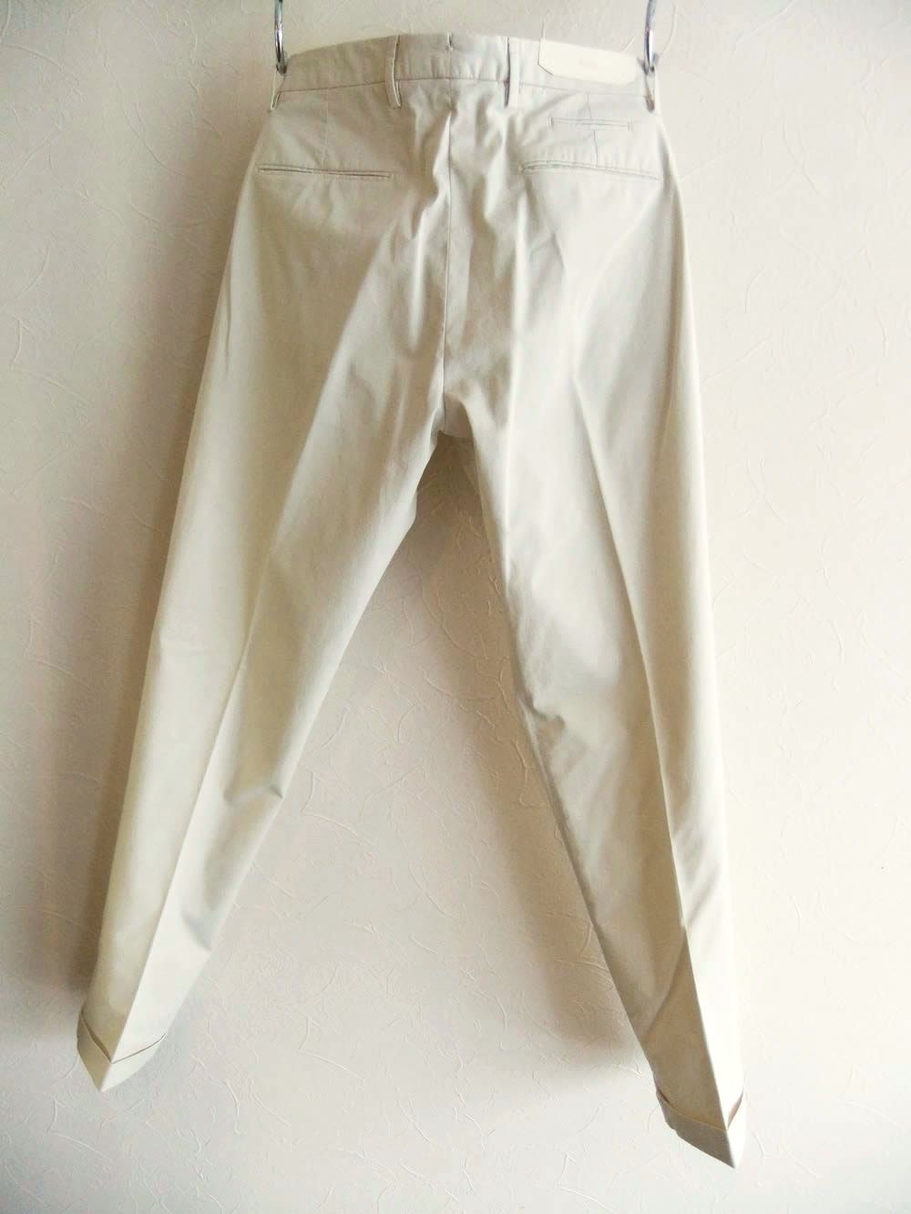 BRIGLIA 1949 BG07  (オフホワイト)  コットンストレッチ ワンプリーツ テーパードパンツ