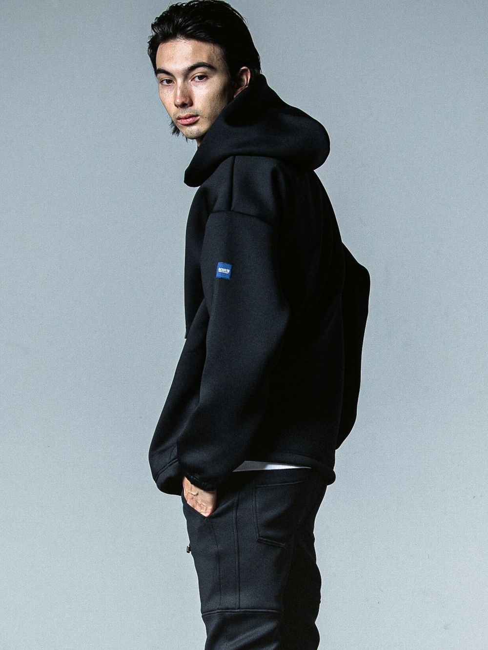 CARDBOARD HOODIE  (ブラック)  ダンボールニット パーカー