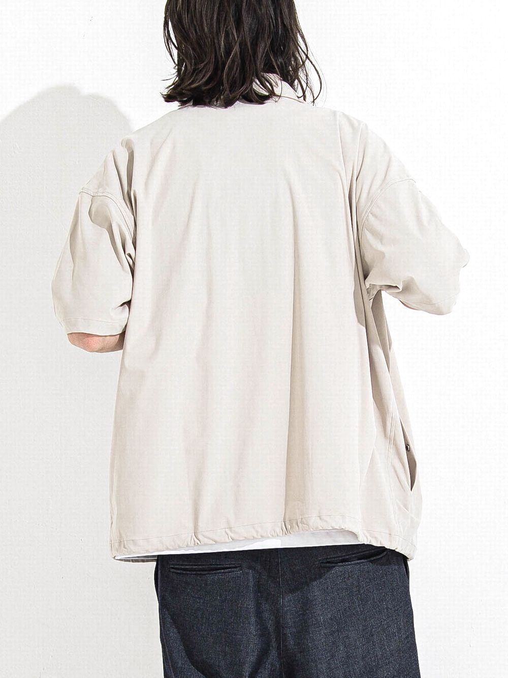 NYLON HALF COACH JACKET  ハーフスリーブ コーチジャケット （グレージュ）