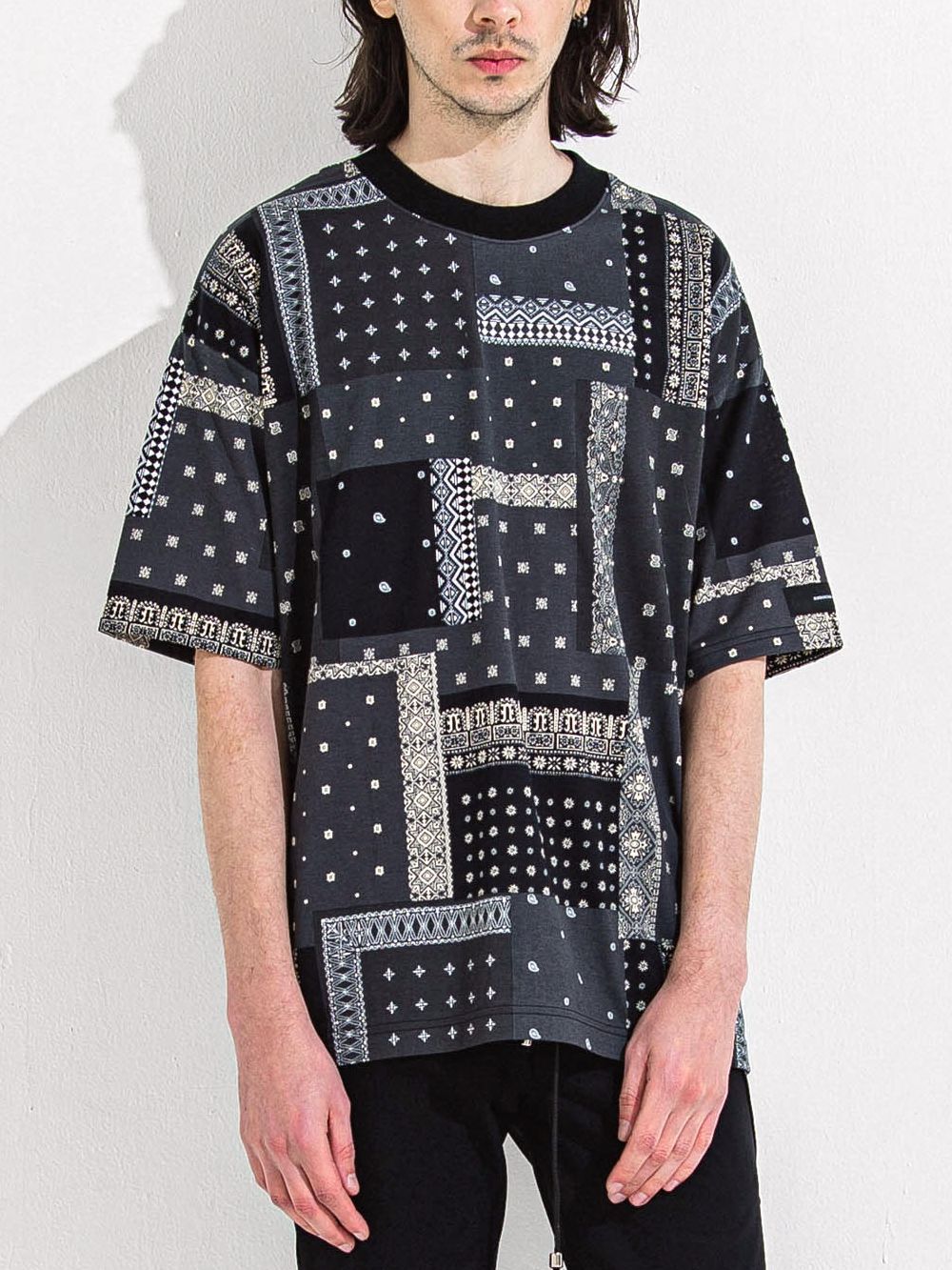 RESOUND CLOTHING - BANDANA OVER TEE (ブラック) バンダナ柄