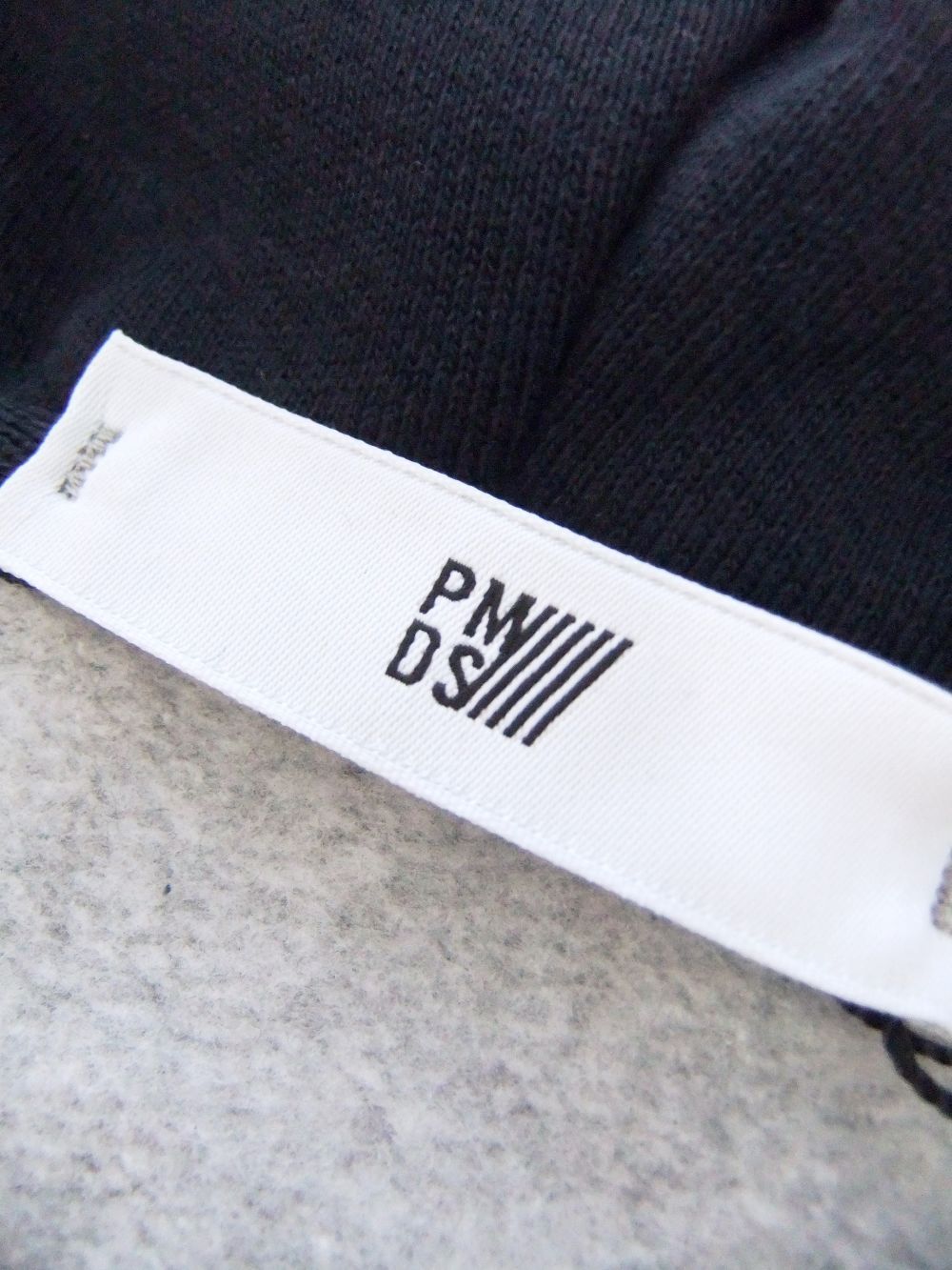 PEKKO  HARF ZIP フーディ