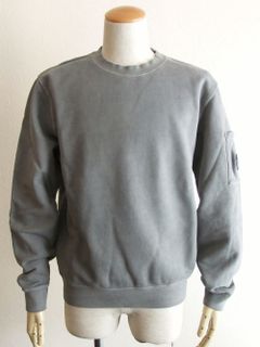 BRUSHED & EMERIZED DIAGONAL FLEECE  SWEATSHIRT  (グレー) クルーネック スウェットシャツ