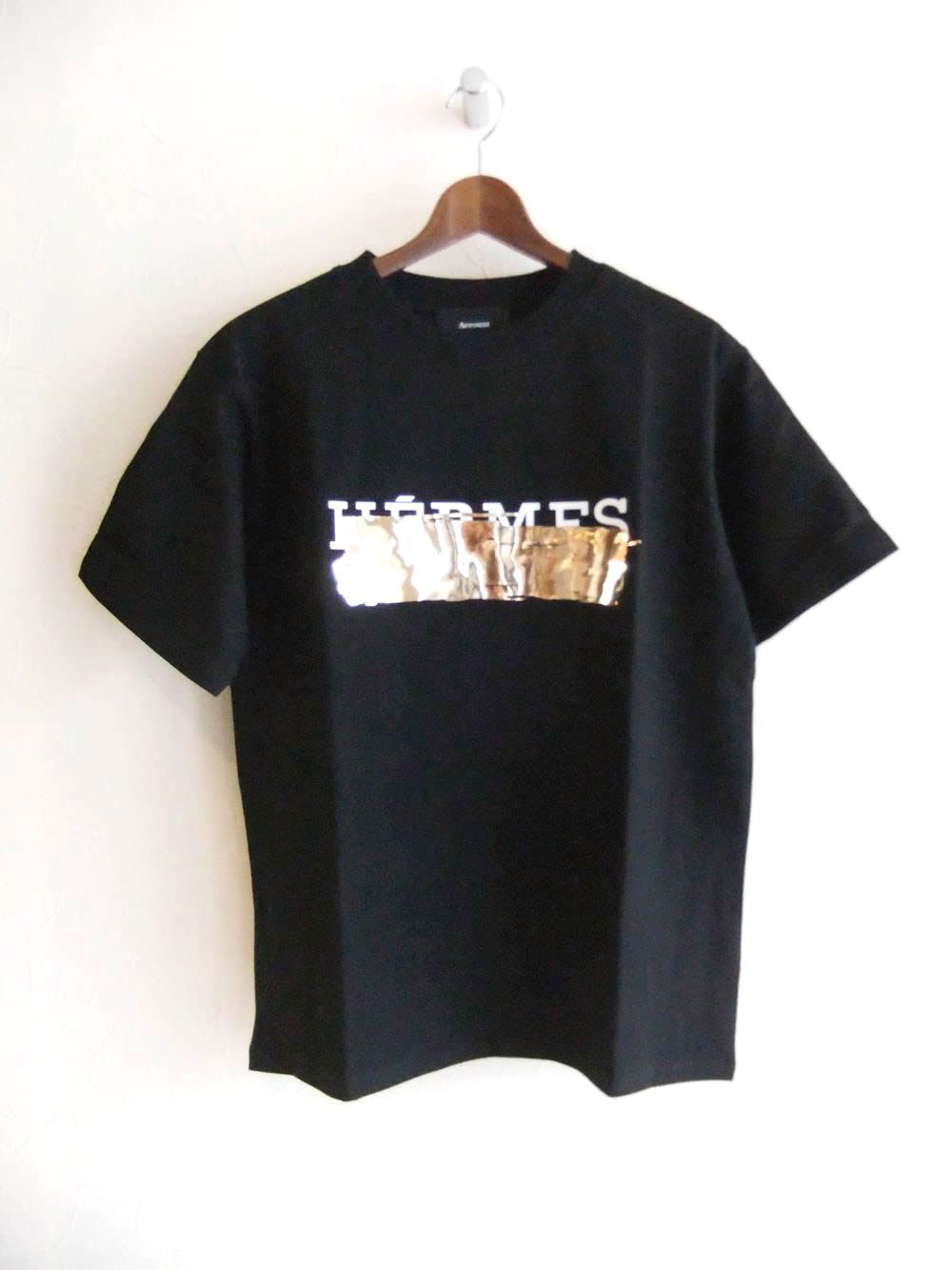 【MICALLE MICALLE Account】 HOMMAGE HFRMFS FOIL PAINT T-SHIRT  (ブラック×メタリック)  ロゴ T-SHIRT   MAA105TEA