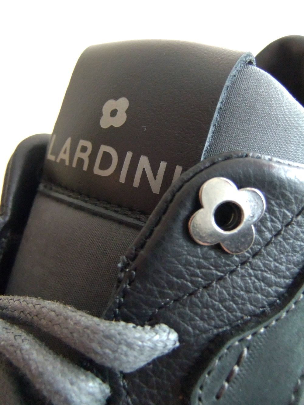 LARDINI スエード × レザー スニーカー
