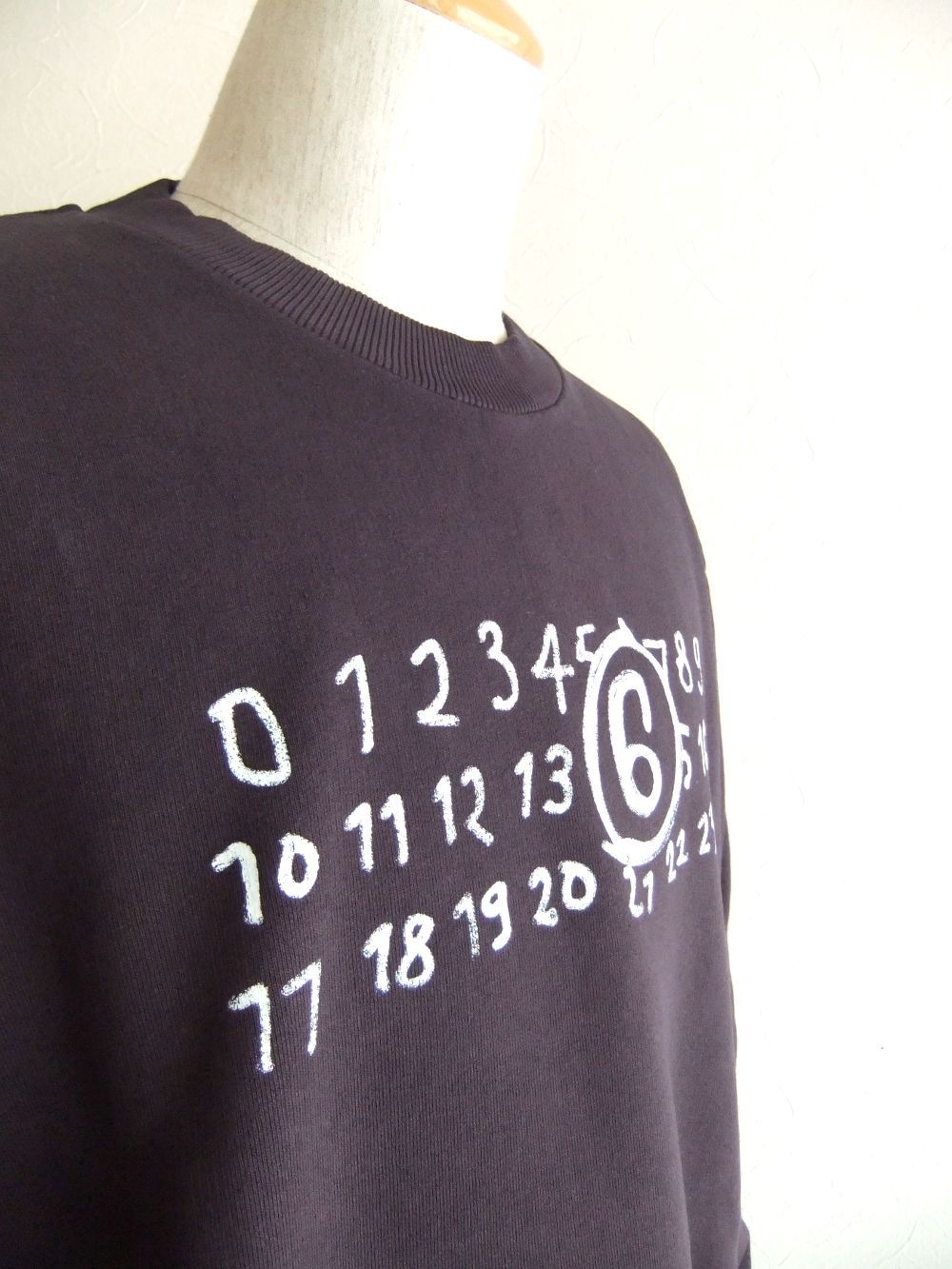 送料無料特集 | 激安の新品・型落ち・アウトレット 《MM➅》 - Margiela Maison MM6 Maison (ブラック Margiela カットソー(半袖+袖なし)