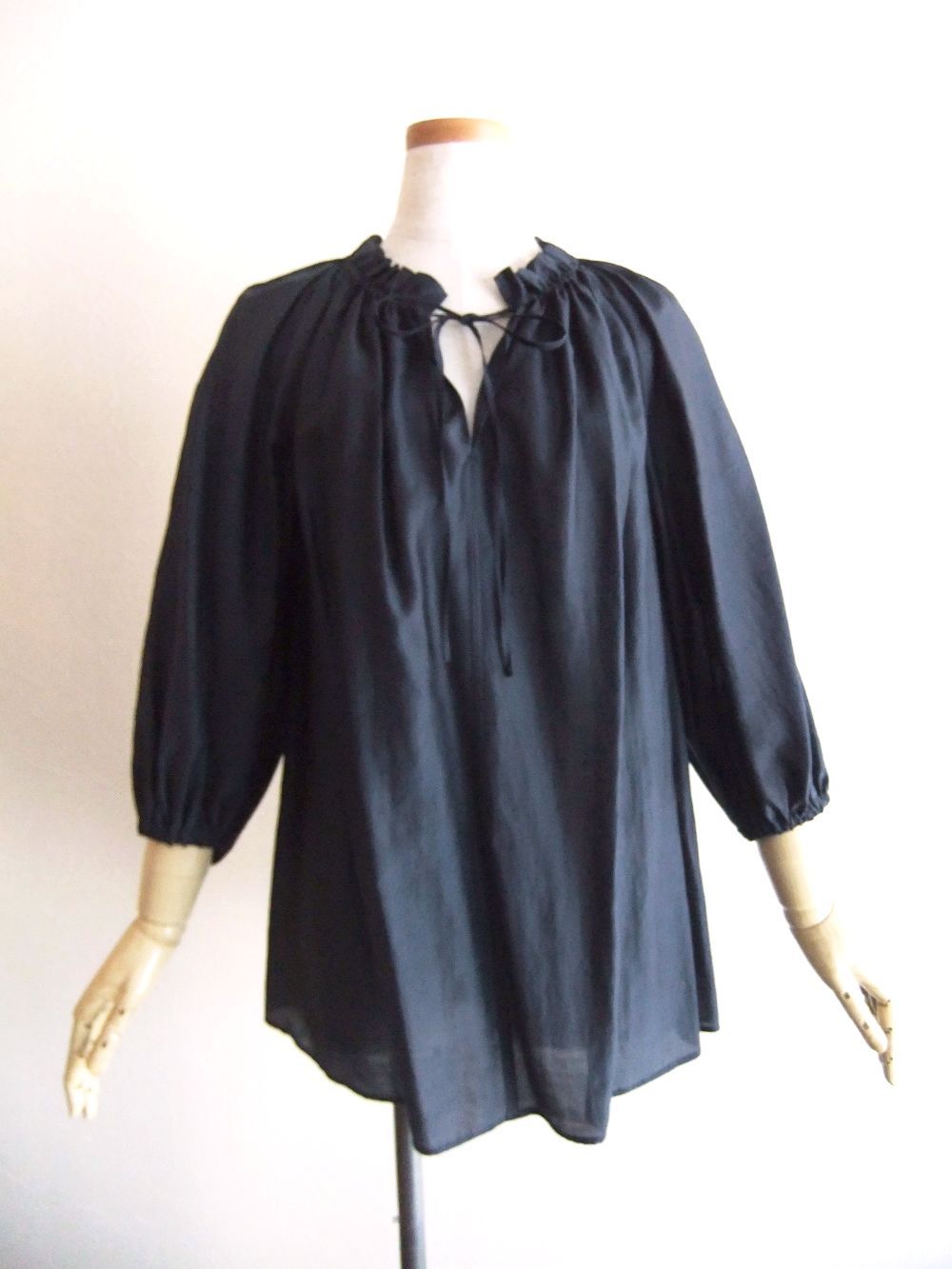 Sheer Shiny Frill Blouse  シアー シャイニー フリル ブラウス    535921