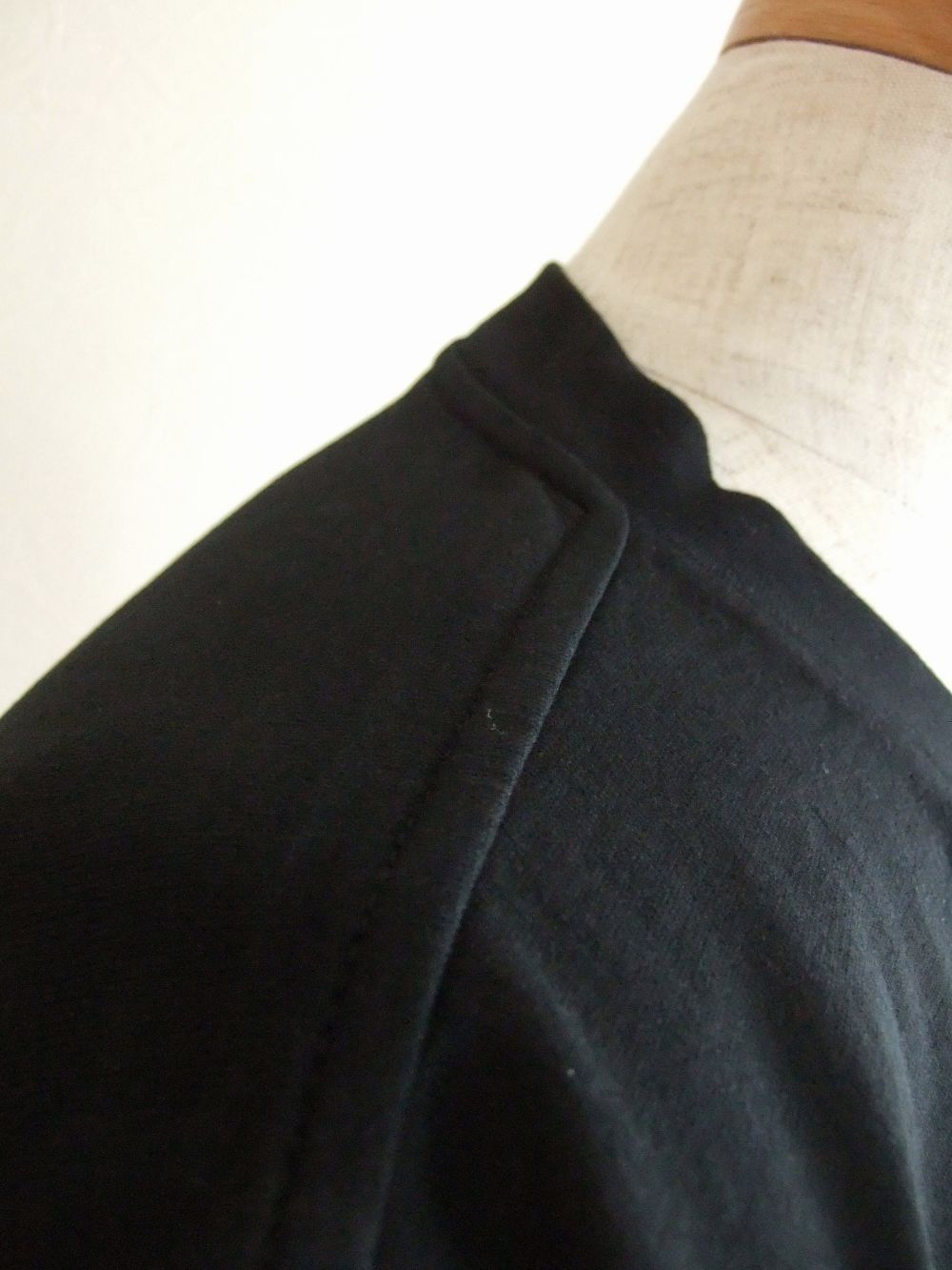 【レディース】MM⑥ MAISON MARGIELA  (ブラック) ロゴ Tシャツ