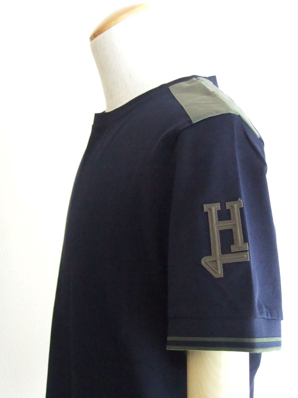 HERNO コットン ピケ クルーネック ロゴTシャツ (ネイビー)  JG000129U-54002