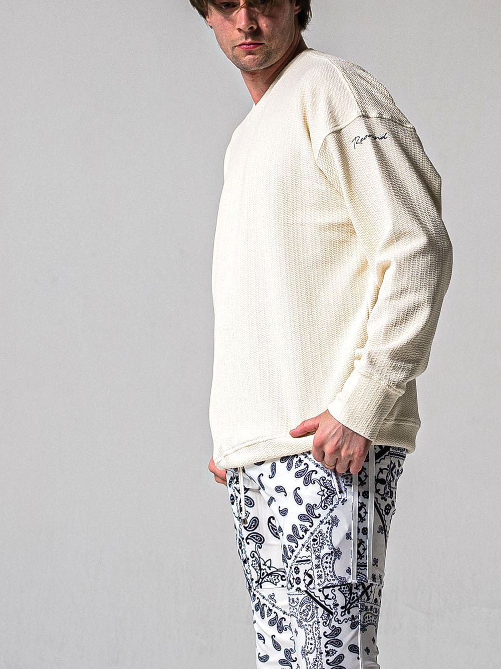 BLISTER TRAINER  (オフホワイト)   ブリスターニットトレーナー