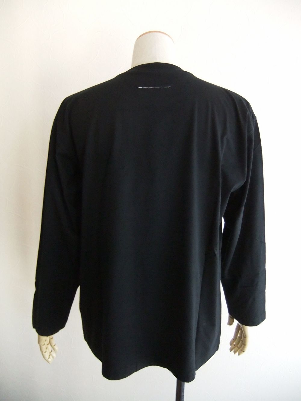 《MM➅》 Maison Margiela  (ブラック) ロゴ  ロングスリーブ T シャツ