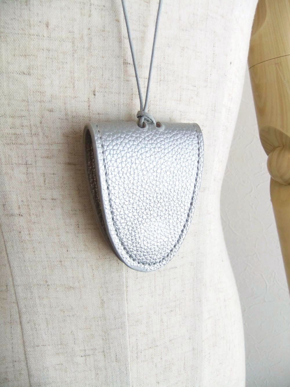 サングラス ホルダー ネックレス (シルバー)   626973