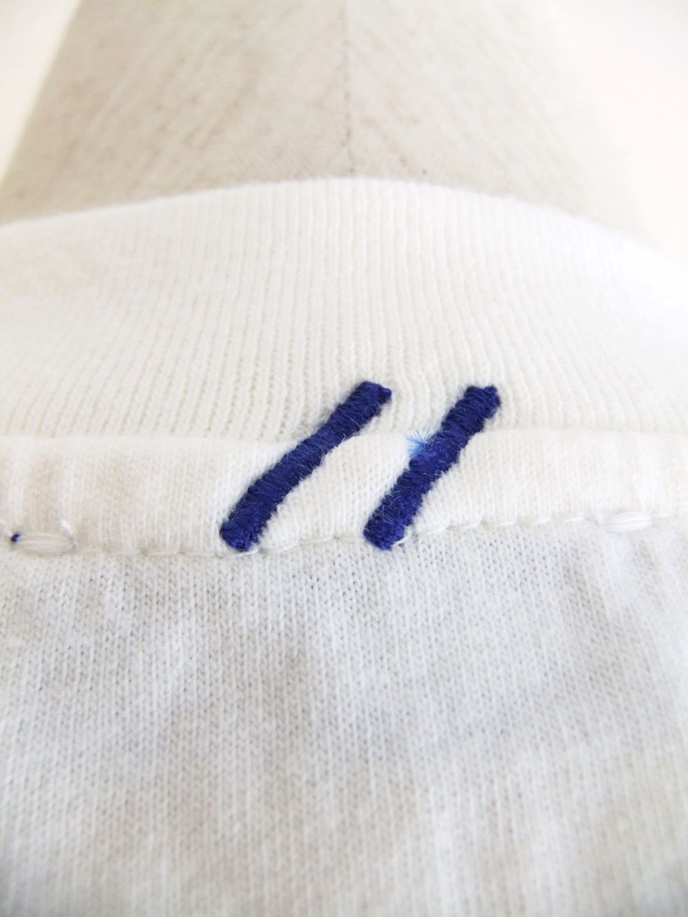 ロゴパッチ コットン  Tシャツ  (ホワイト)