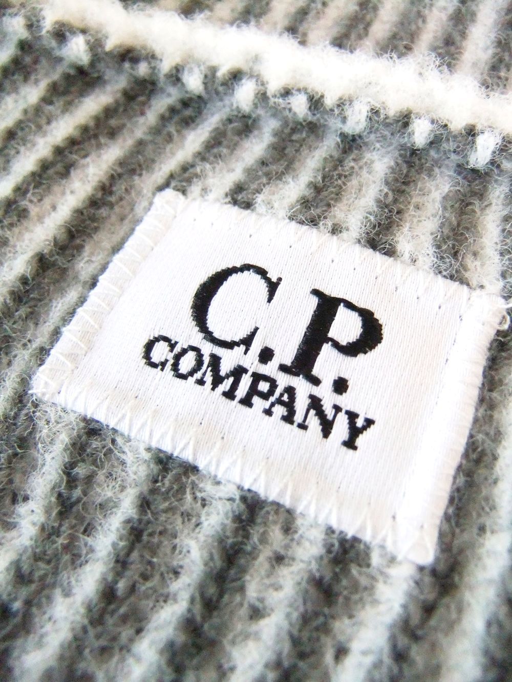 FLEECE KNIT ZIPPED CARDIGAN  フード付き ZIP セーター