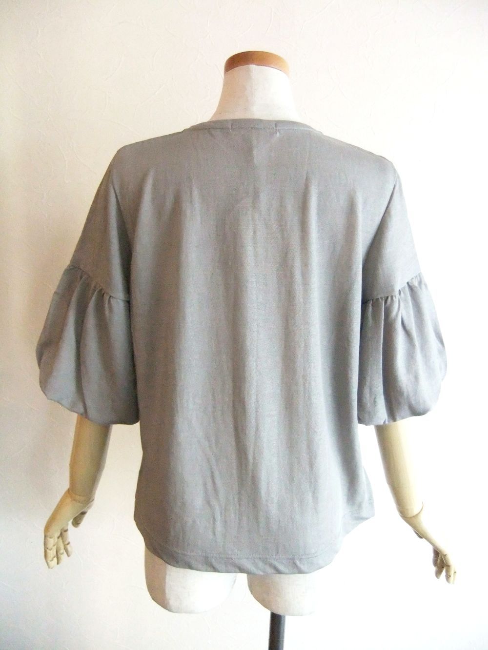 【jeune】 パフスリーブ コットン ラメ Tシャツ  (グレージュ) J145817M