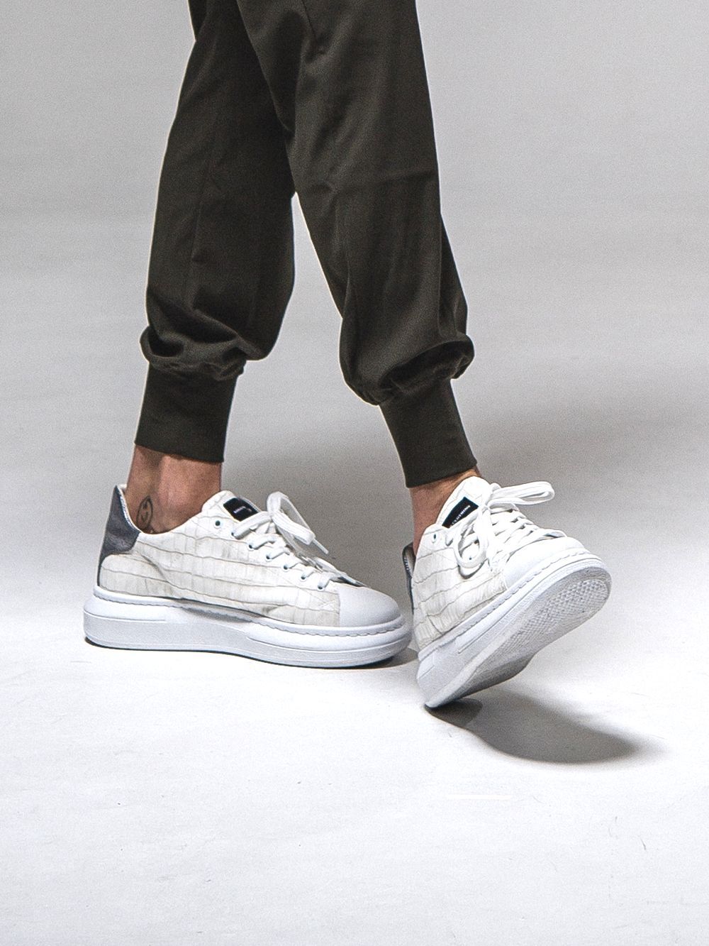 RESOUND × 2TAR   crocodile sneaker