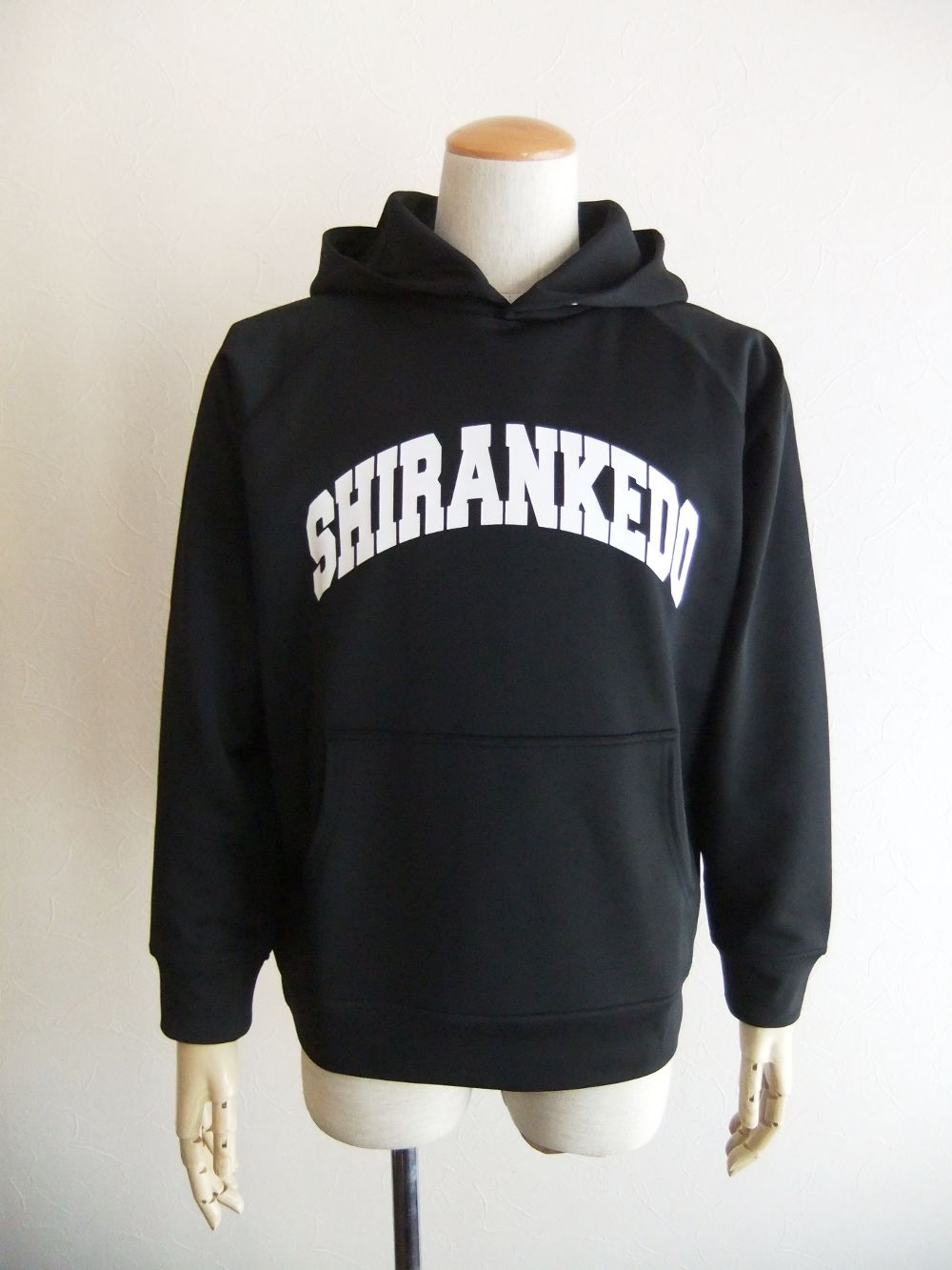 rough & swell - SHIRANKEDO HOODIE ( ブラック ) ロゴ入りフーディ