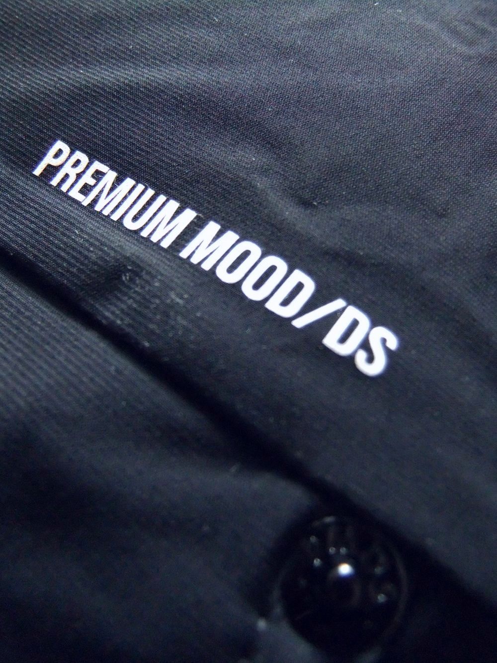 INVISIBLE FLEECE   スーパーストレッチパーカー