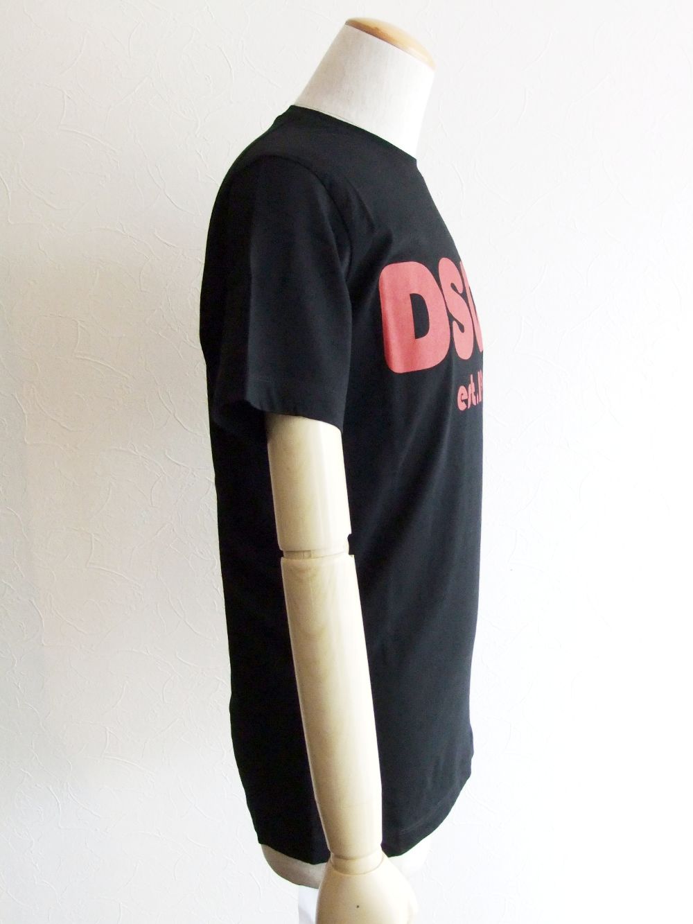 DSQ2 ロゴプリント T-SHIRT (ブラック)  S74GD0838