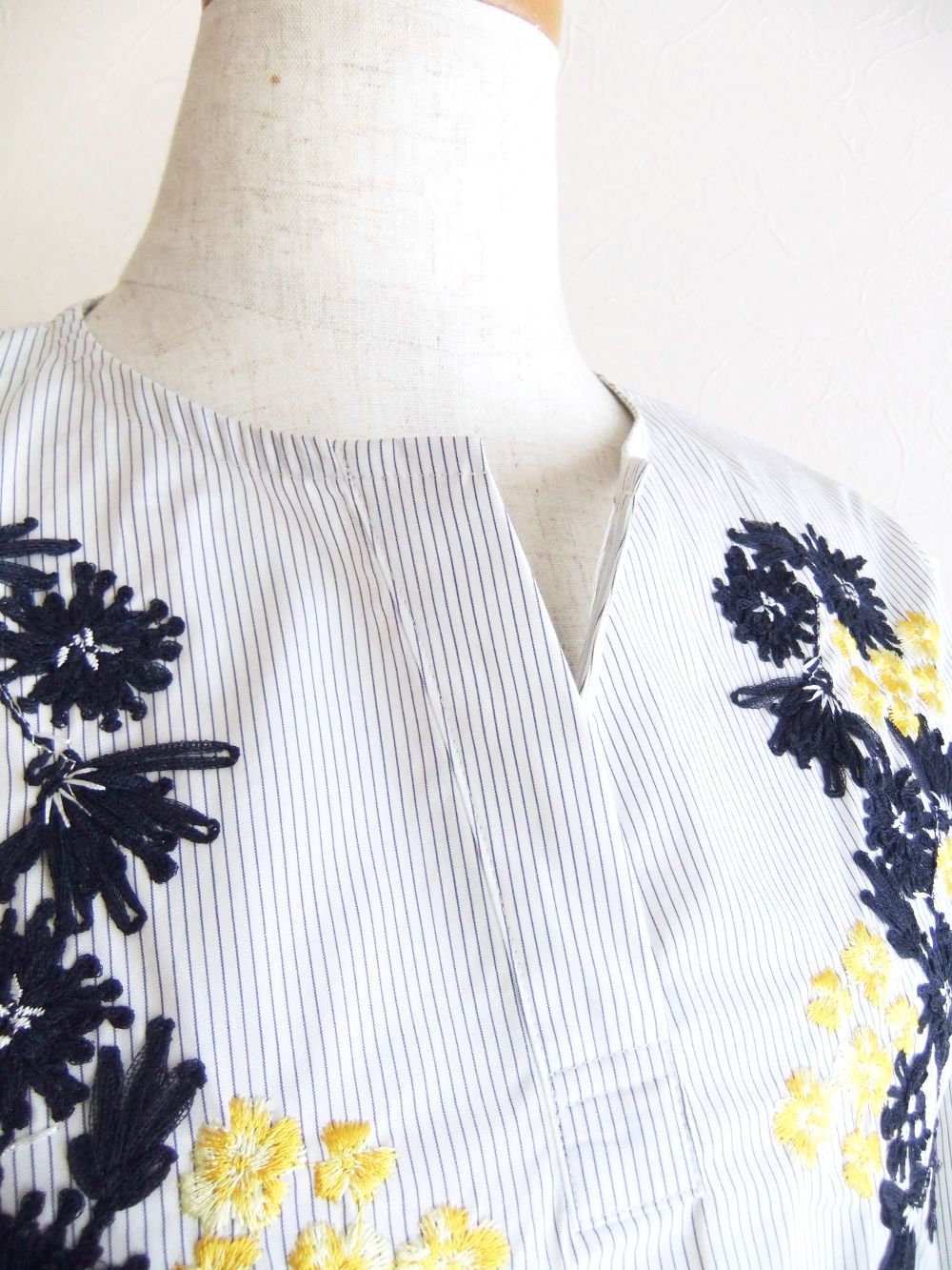 【jeune】 フラワー刺繍入り スモック ブラウス   J137649M