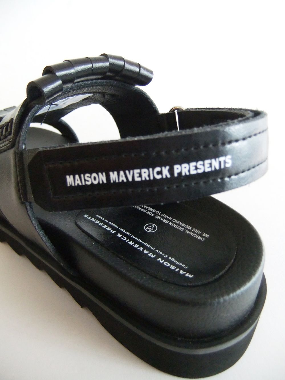 TASSEL & FRINGE SANDALS  コンフォートサンダル  (ブラック)  MS2001