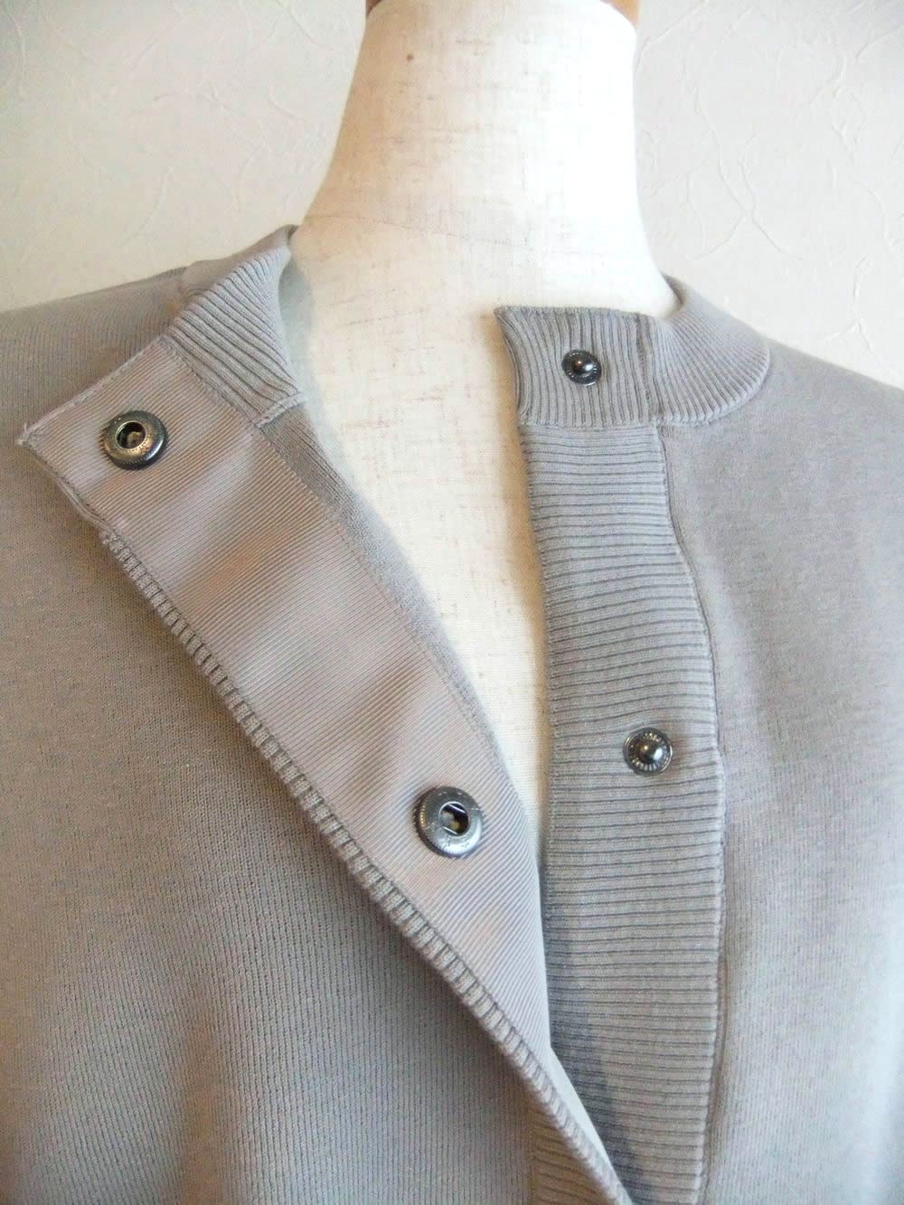 ドットボタン クルーネック カーディガン   （グレー） 546914