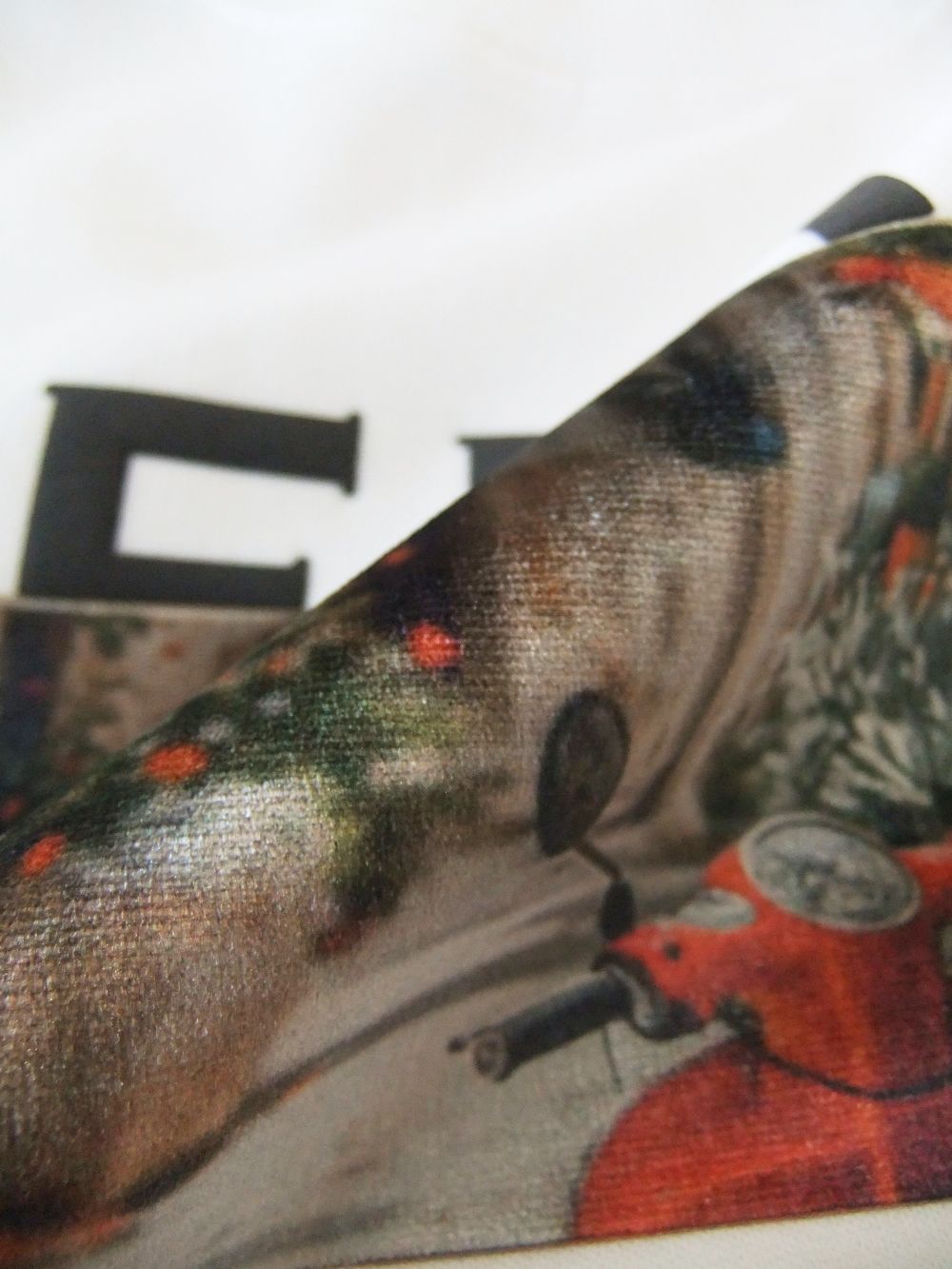 【MICALLE MICALLE Account】 HOMMAGE  CE PAINT HOODIE (ホワイト)   ロゴ フーディ  MAG101TDC