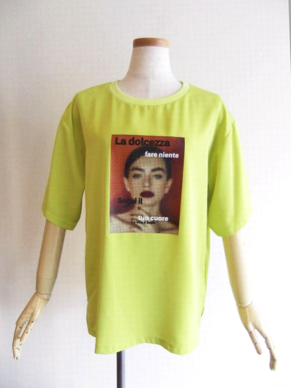 グラフィック プリント Tシャツ (イエロー)    MMA123TEA