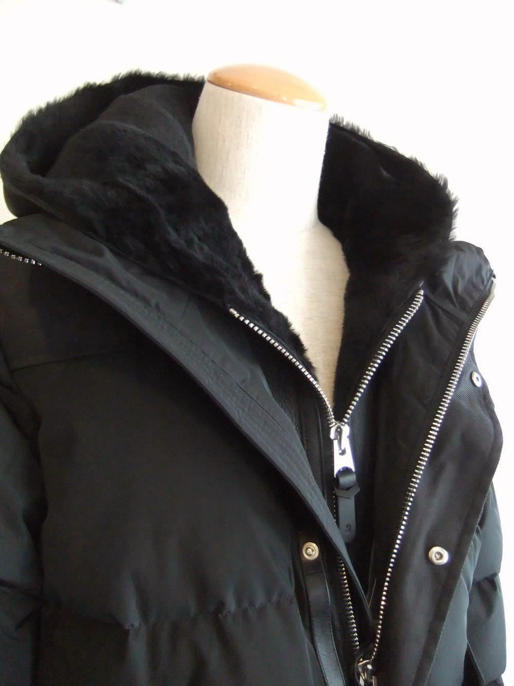 RILEY  (ブラック)   フーデッドダウンジャケット