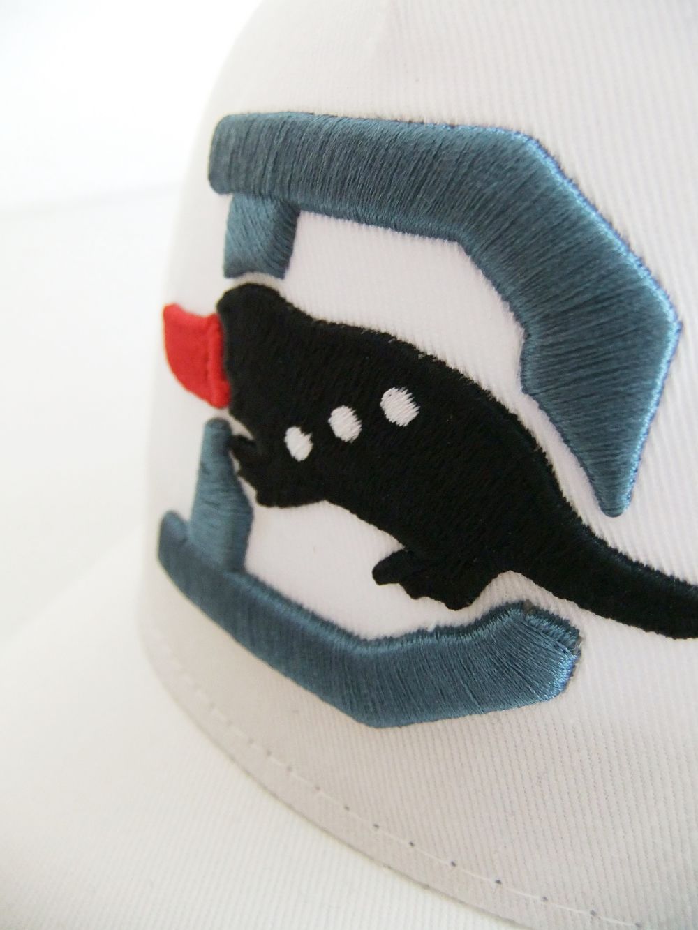 BIG D MESH CAP (ホワイト) ロゴ入りキャップ RSA-23006