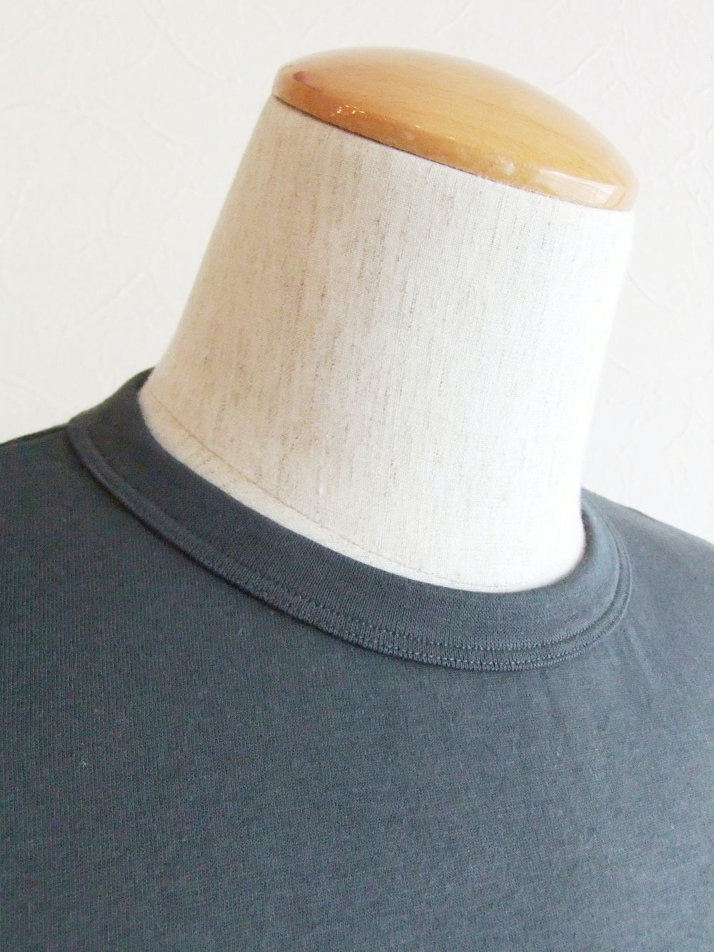 NEBBIOLO LUNGO  (グレー)  クルーネック 長袖Tシャツ