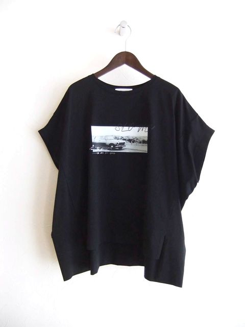 フォトプリント フロントスリット コクーン Tシャツ  (ブラック)  626939
