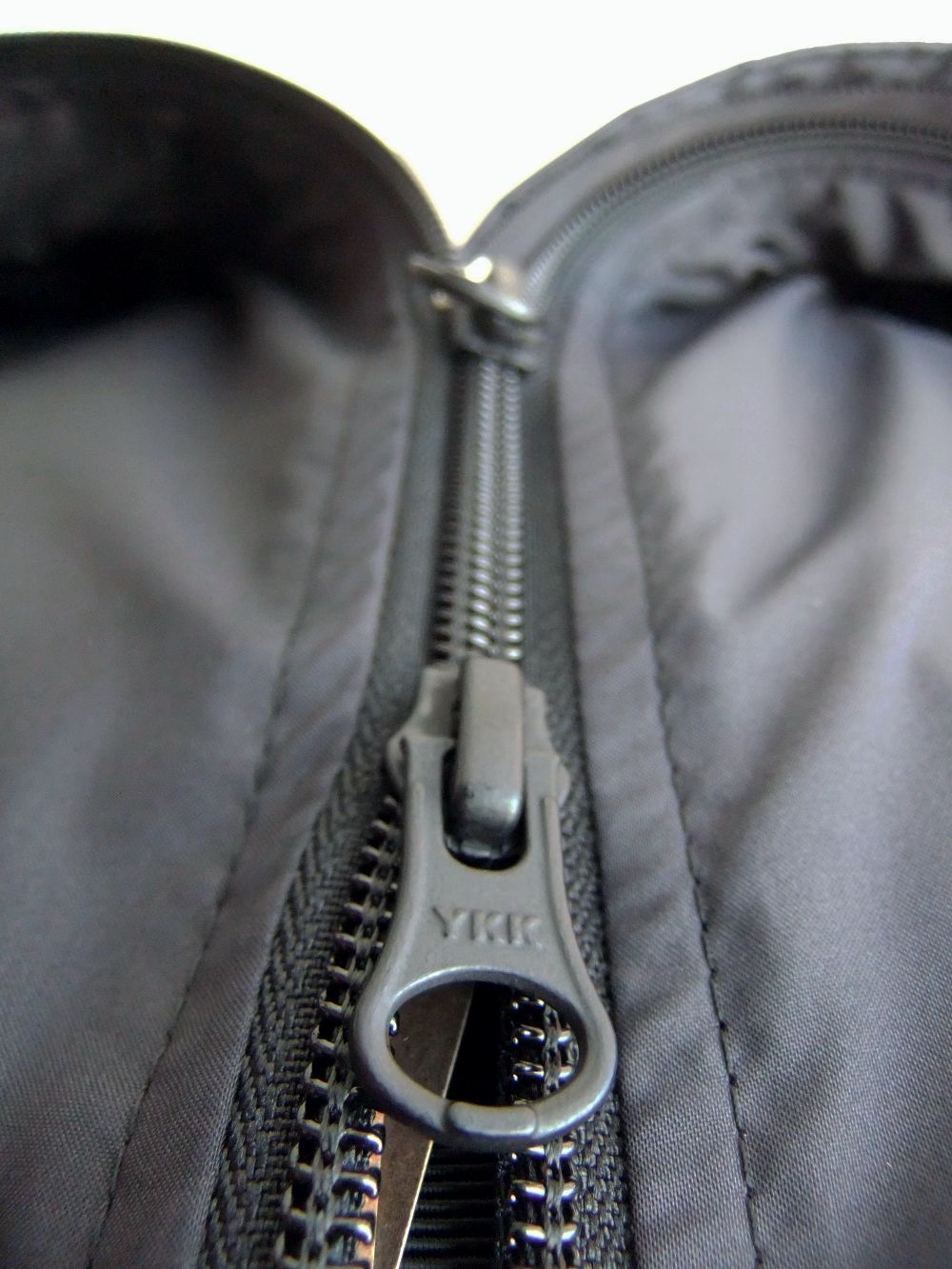 CHIC LOGO HOODIE  ウィンドブレーカー ( ブラック )   RSM-20247