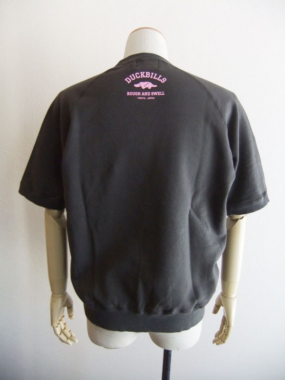DUCKBILLS SWEAT (ブラウン)   ロゴ入り半袖スエット   RSM-23042