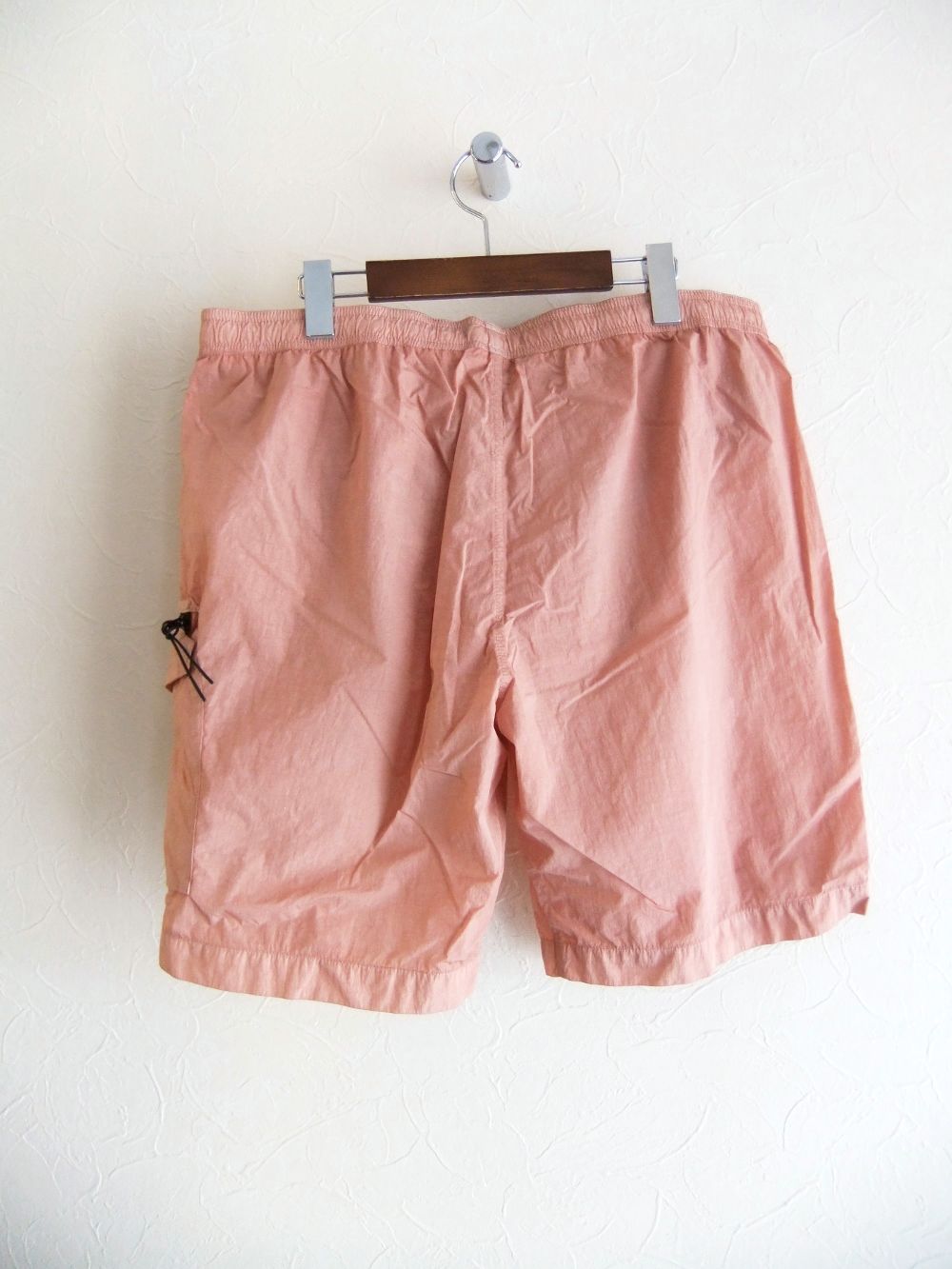 C.P. COMPANY - ECO-CHROME R UTILITY SWIM SHORTS （サーモンピンク